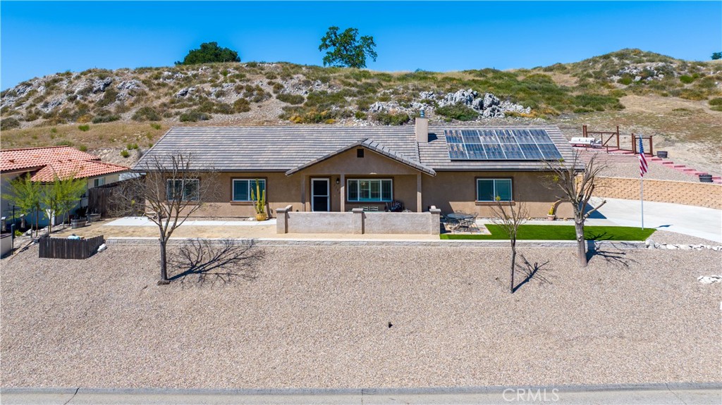 2155 Holly Dr, Paso Robles, CA 93446
