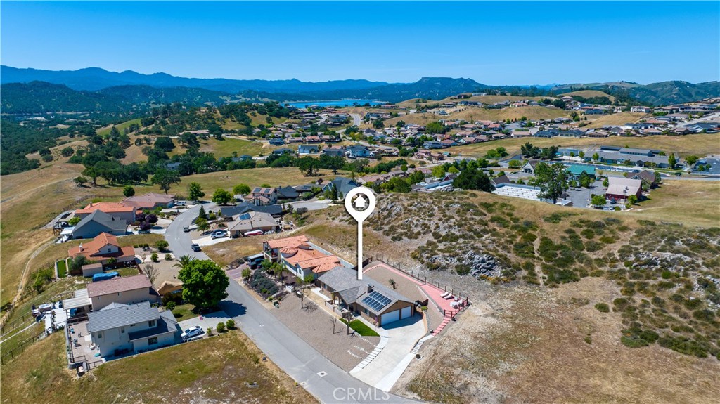 2155 Holly Dr, Paso Robles, CA 93446