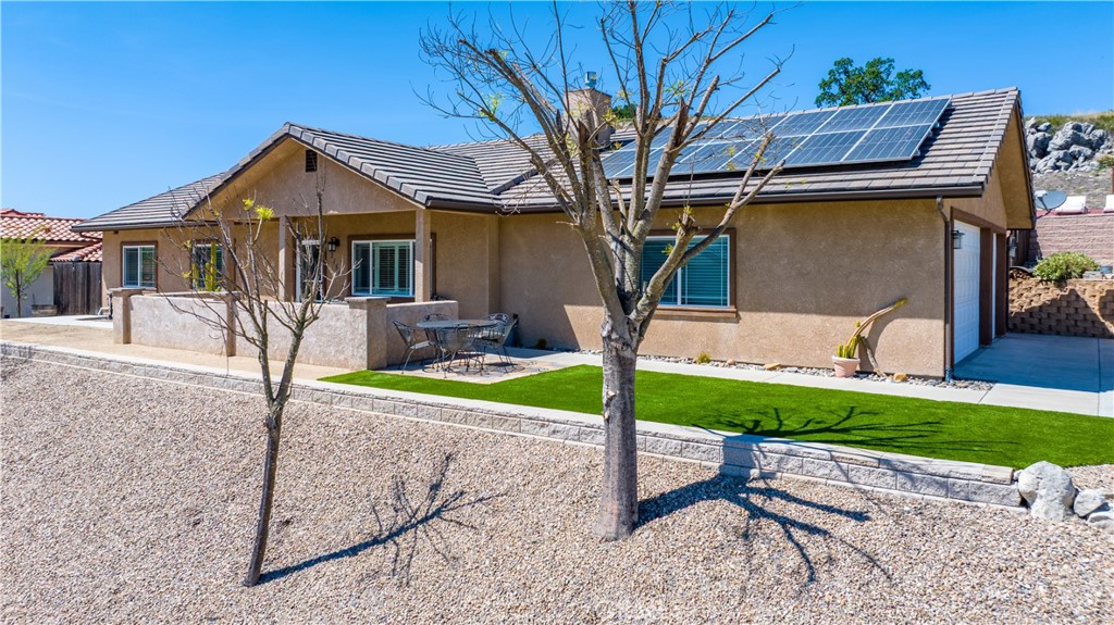 2155 Holly Dr, Paso Robles, CA 93446