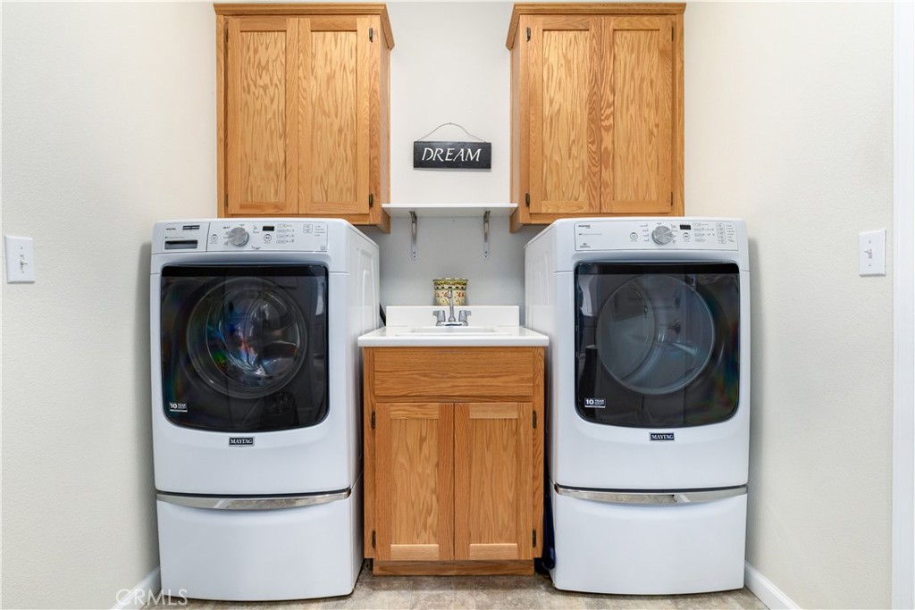 2155 Holly Dr, Paso Robles, CA 93446