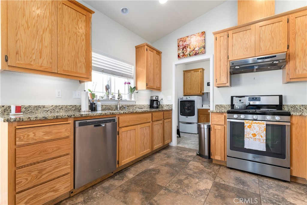 2155 Holly Dr, Paso Robles, CA 93446