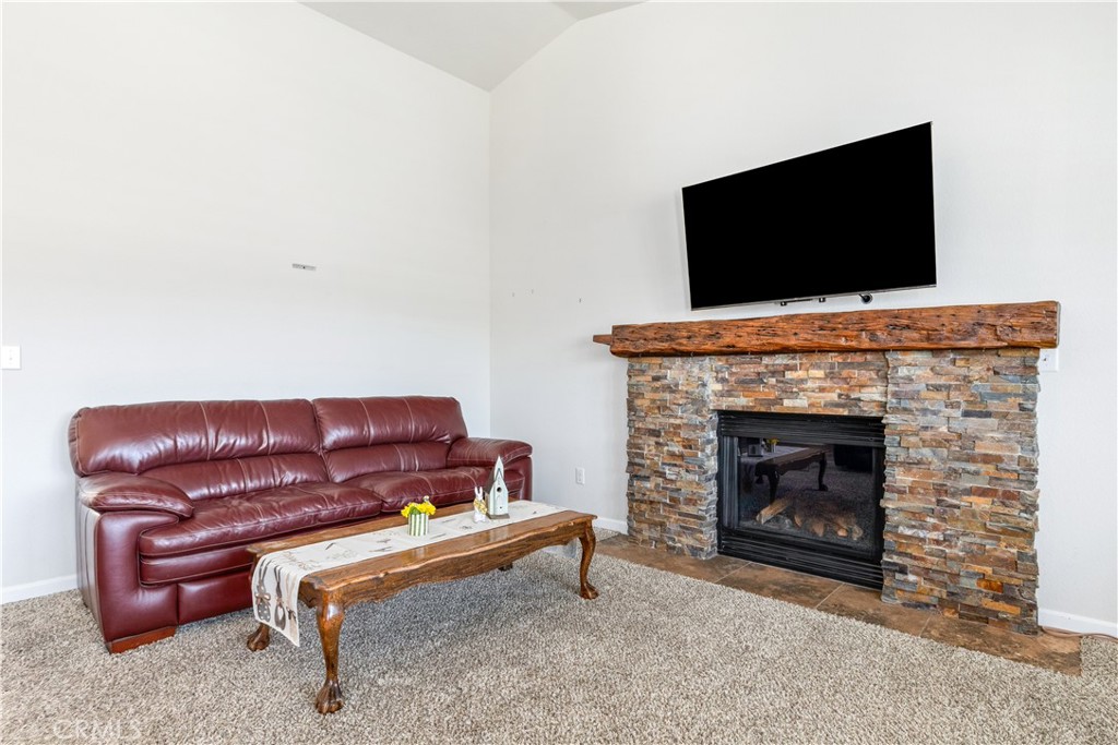 2155 Holly Dr, Paso Robles, CA 93446