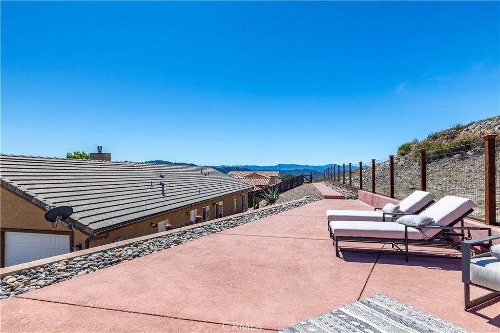 2155 Holly Dr, Paso Robles, CA 93446