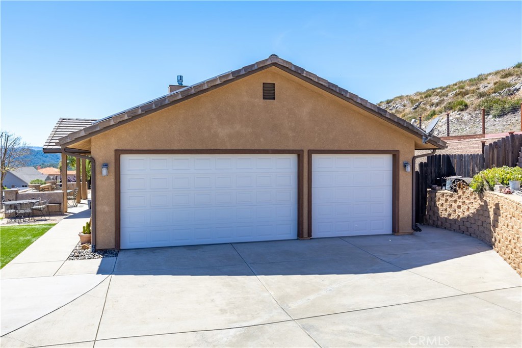 2155 Holly Dr, Paso Robles, CA 93446