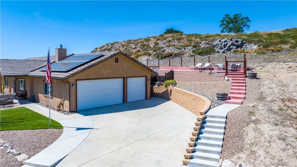 2155 Holly Dr, Paso Robles, CA 93446