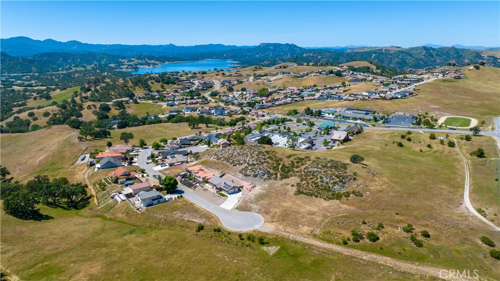 2155 Holly Dr, Paso Robles, CA 93446