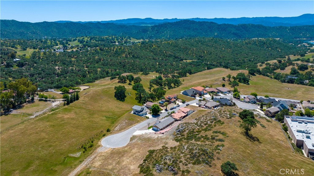 2155 Holly Dr, Paso Robles, CA 93446