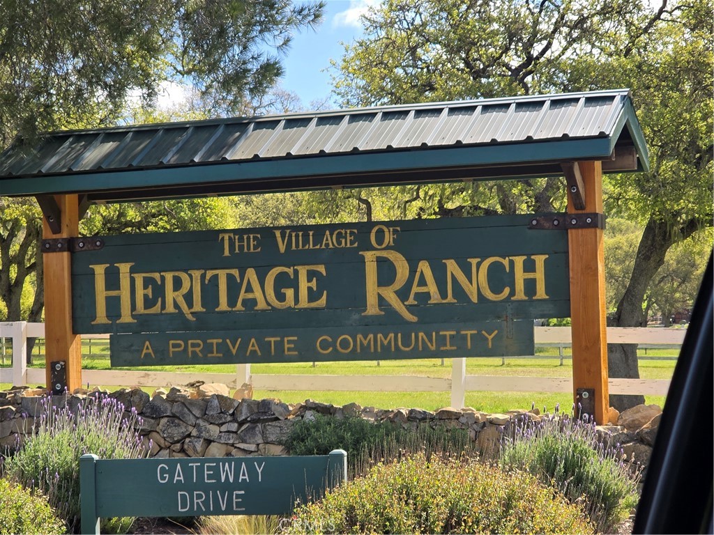 2155 Holly Dr, Paso Robles, CA 93446