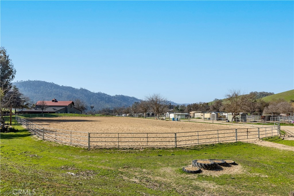 2155 Holly Dr, Paso Robles, CA 93446