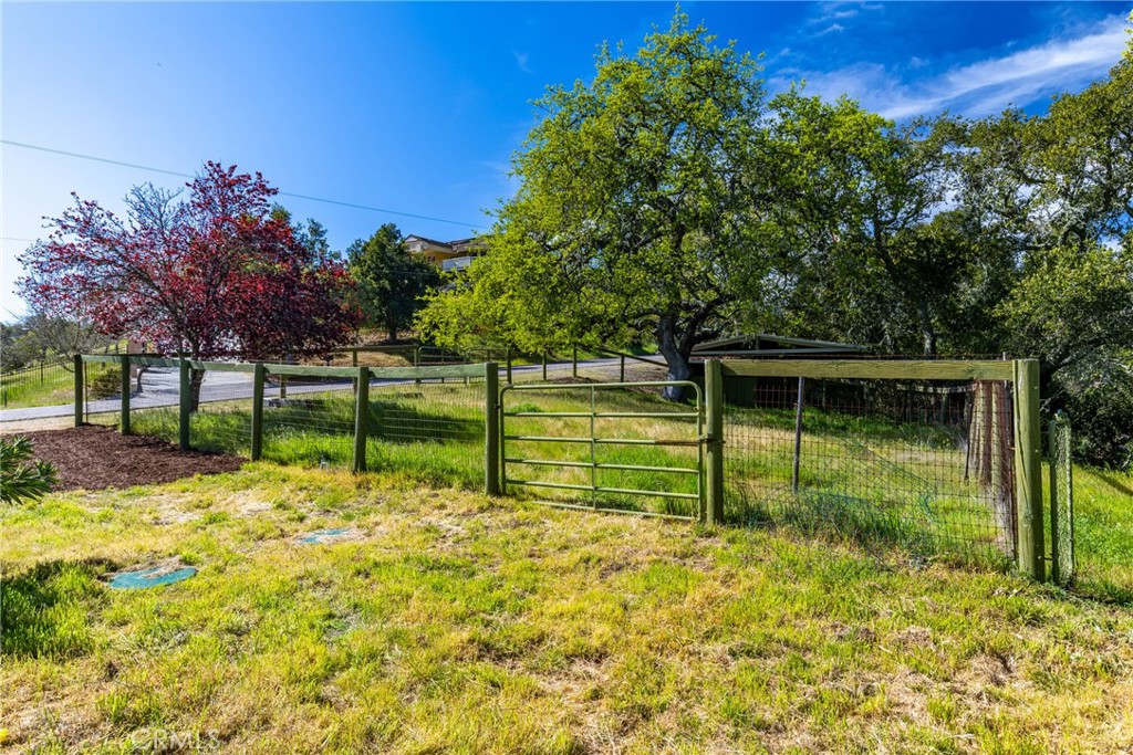 10870 Santa Ana, Atascadero, CA 93422