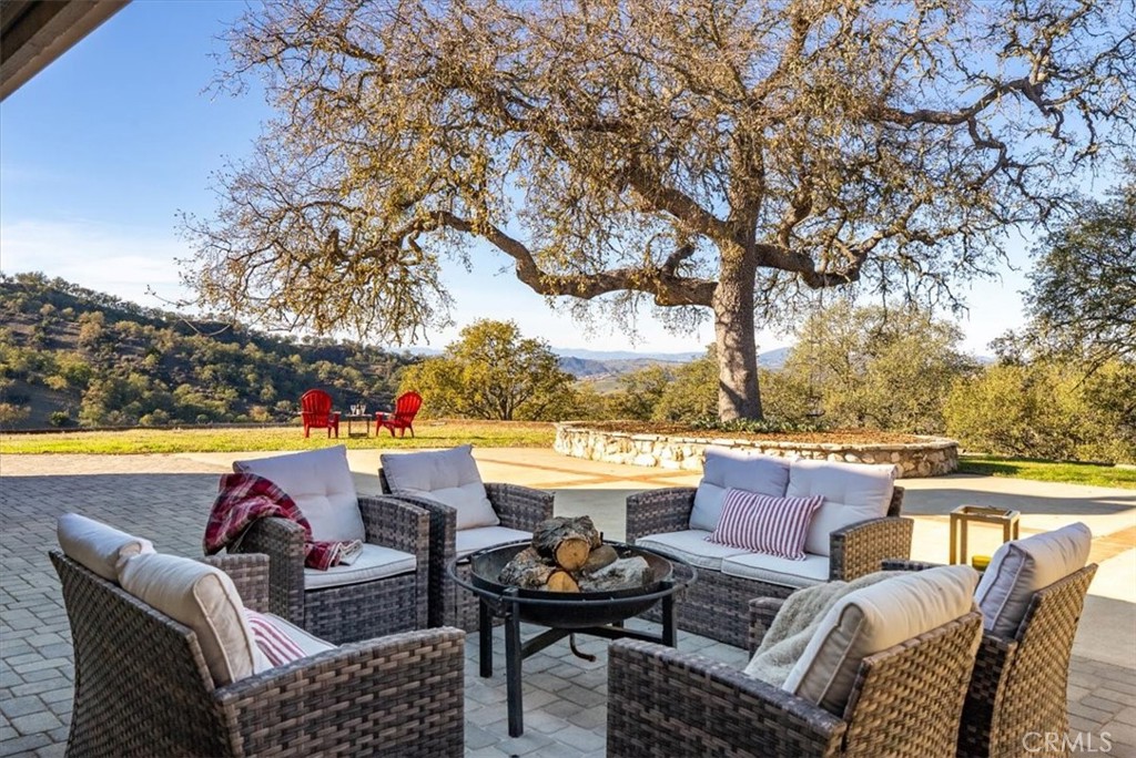 7975 Nacimiento Lake Dr, Paso Robles, CA 93446