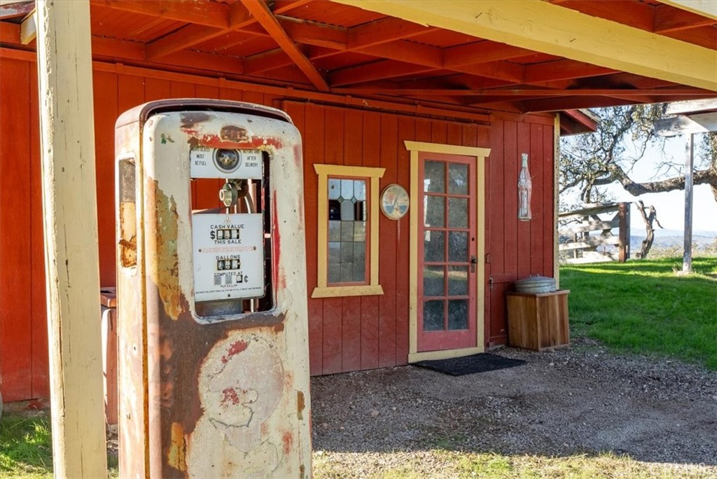 7975 Nacimiento Lake Dr, Paso Robles, CA 93446