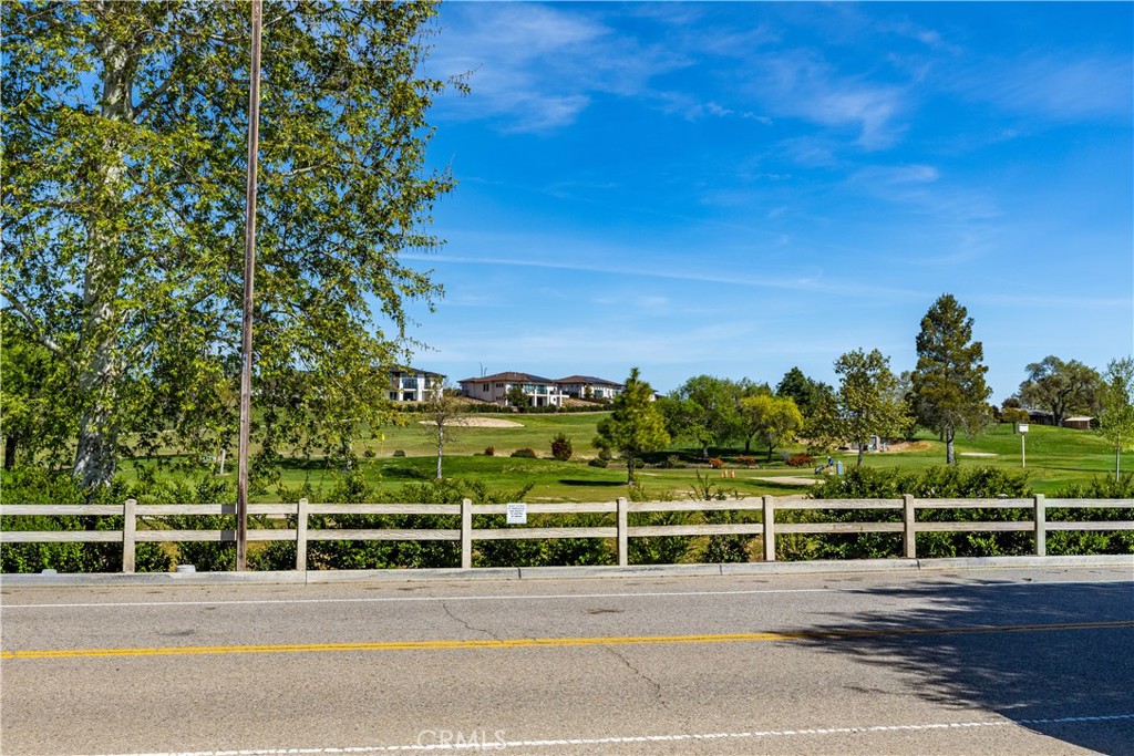 2457 Clubhouse Dr, Paso Robles, CA 93446