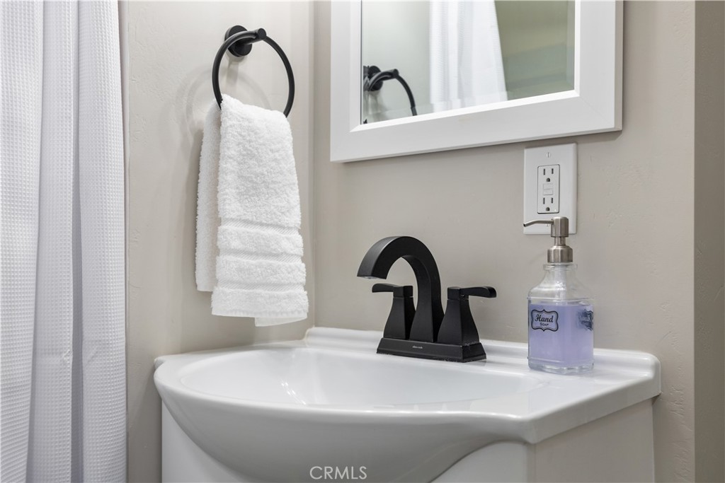 1636 Spring St, Paso Robles, CA 93446