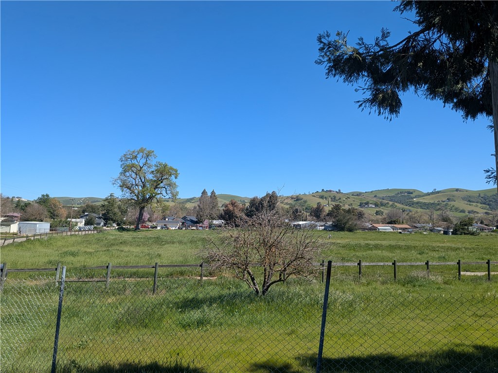 7725 Gabarda, Atascadero, CA 93422