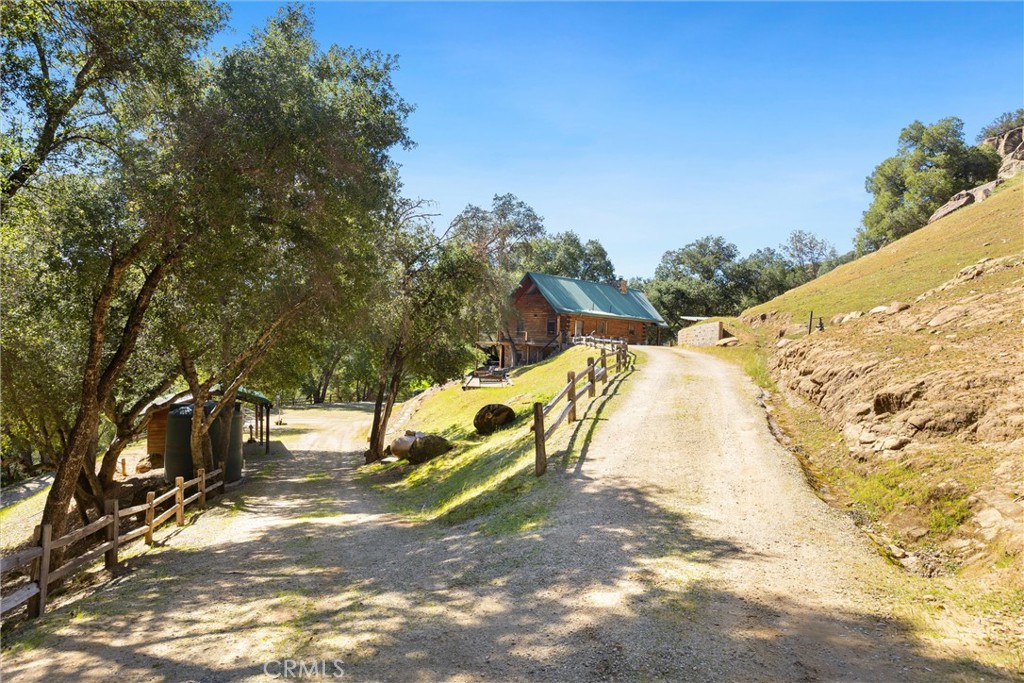 5765 Dago Lane, Paso Robles, CA 93446