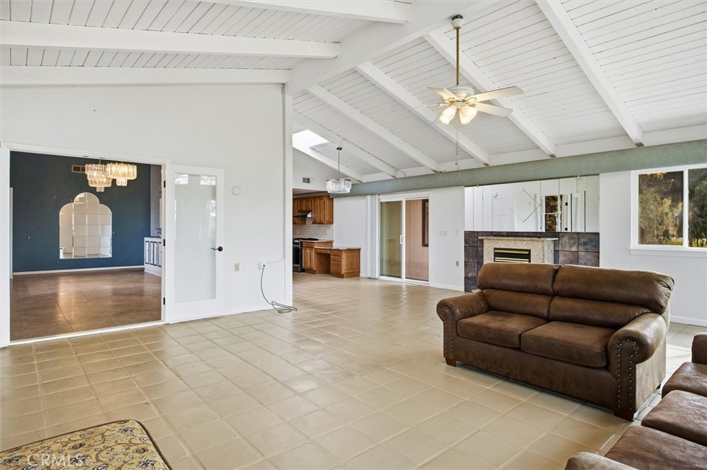 3330 S El Pomar, Templeton, CA 93465