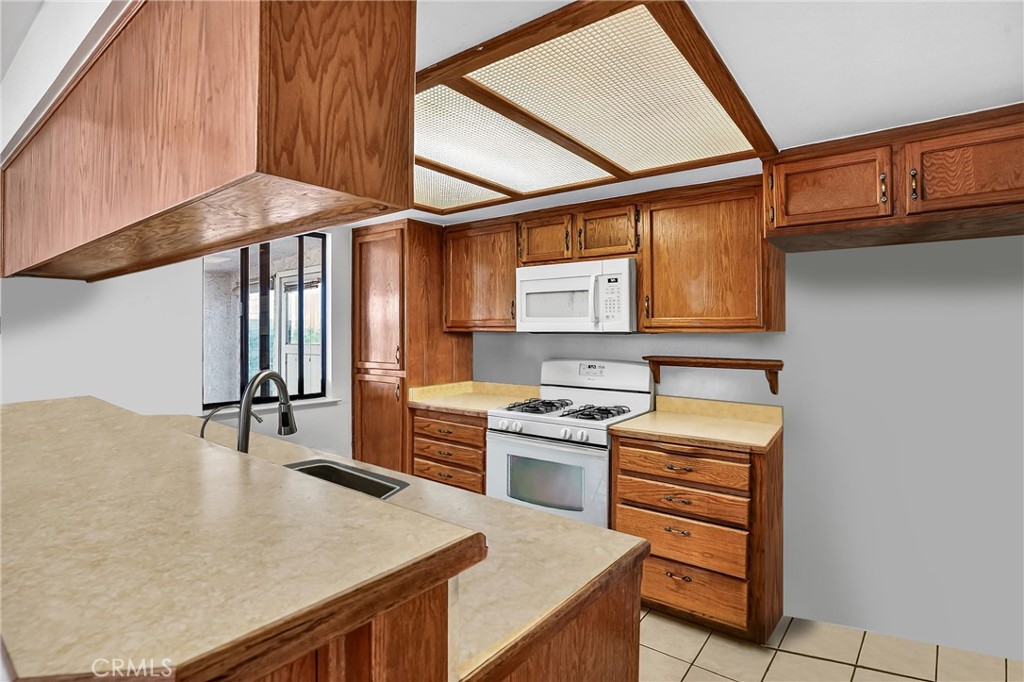 3330 S El Pomar, Templeton, CA 93465