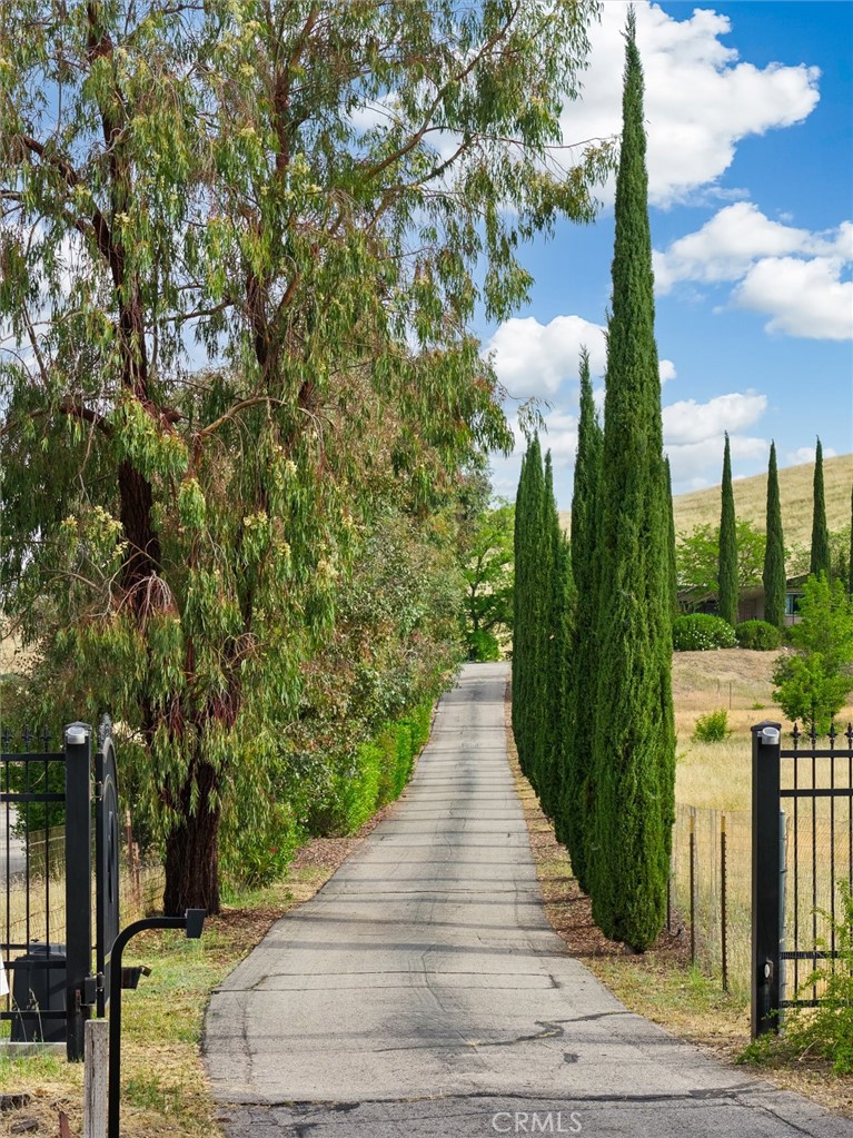 3330 S El Pomar, Templeton, CA 93465