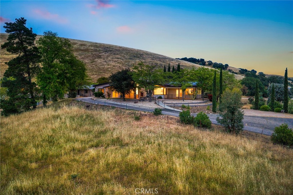 3330 S El Pomar, Templeton, CA 93465