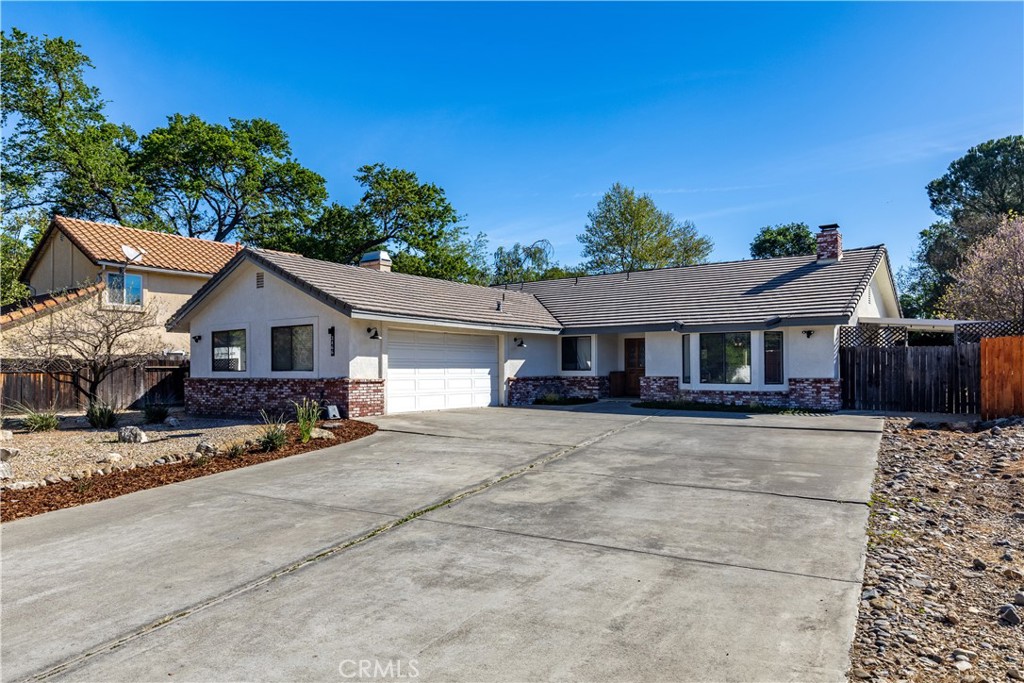 2466 Beechwood Dr, Paso Robles, CA 93446