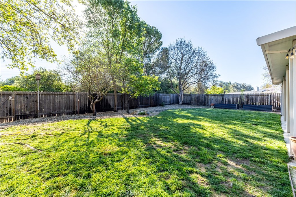 2466 Beechwood Dr, Paso Robles, CA 93446