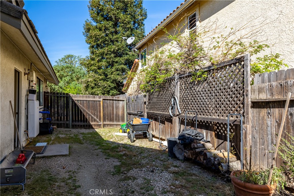 2466 Beechwood Dr, Paso Robles, CA 93446