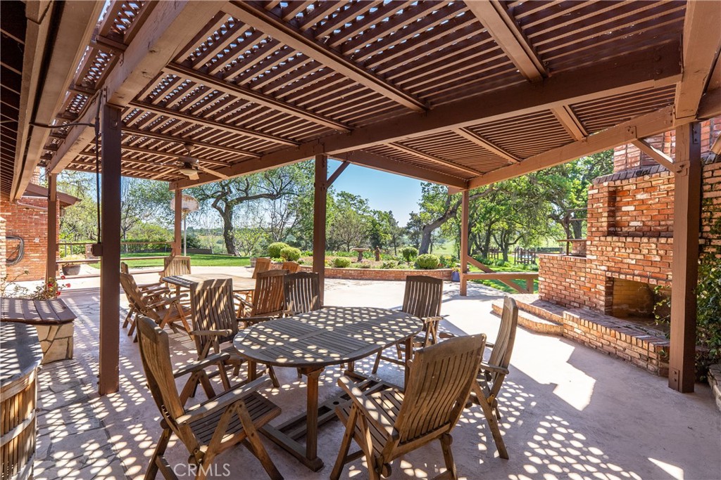 6125 El Pomar, Templeton, CA 93465