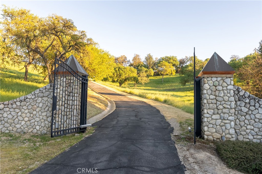 6125 El Pomar, Templeton, CA 93465