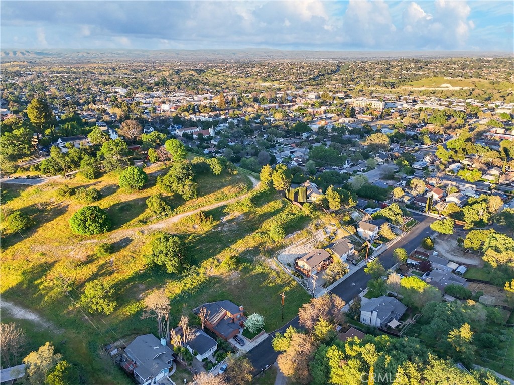 153 Pacific Ave, Paso Robles, CA 93446