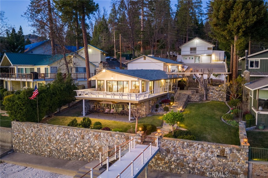 39118 Lake Dr, Bass Lake, CA 93604