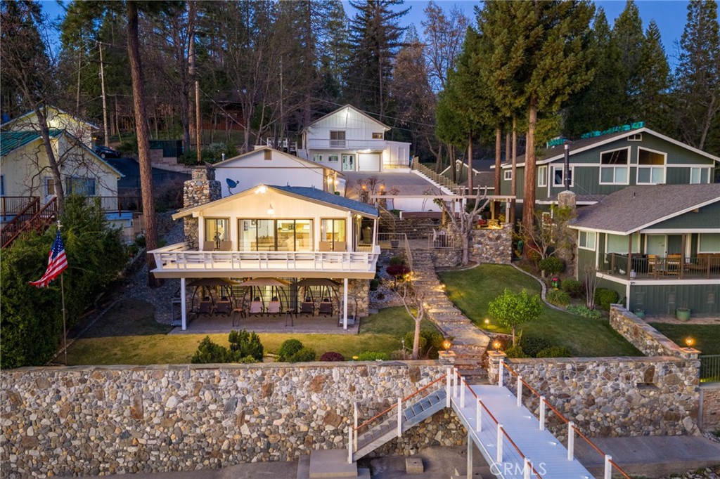 39118 Lake Dr, Bass Lake, CA 93604