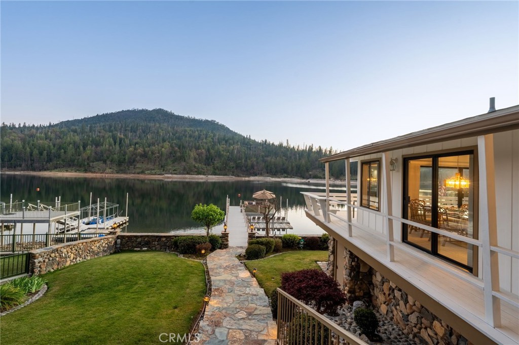 39118 Lake Dr, Bass Lake, CA 93604