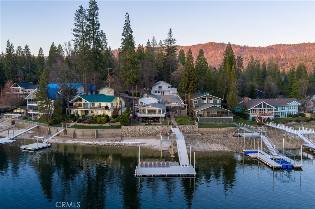 39118 Lake Dr, Bass Lake, CA 93604