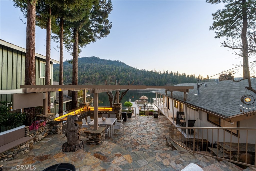 39118 Lake Dr, Bass Lake, CA 93604