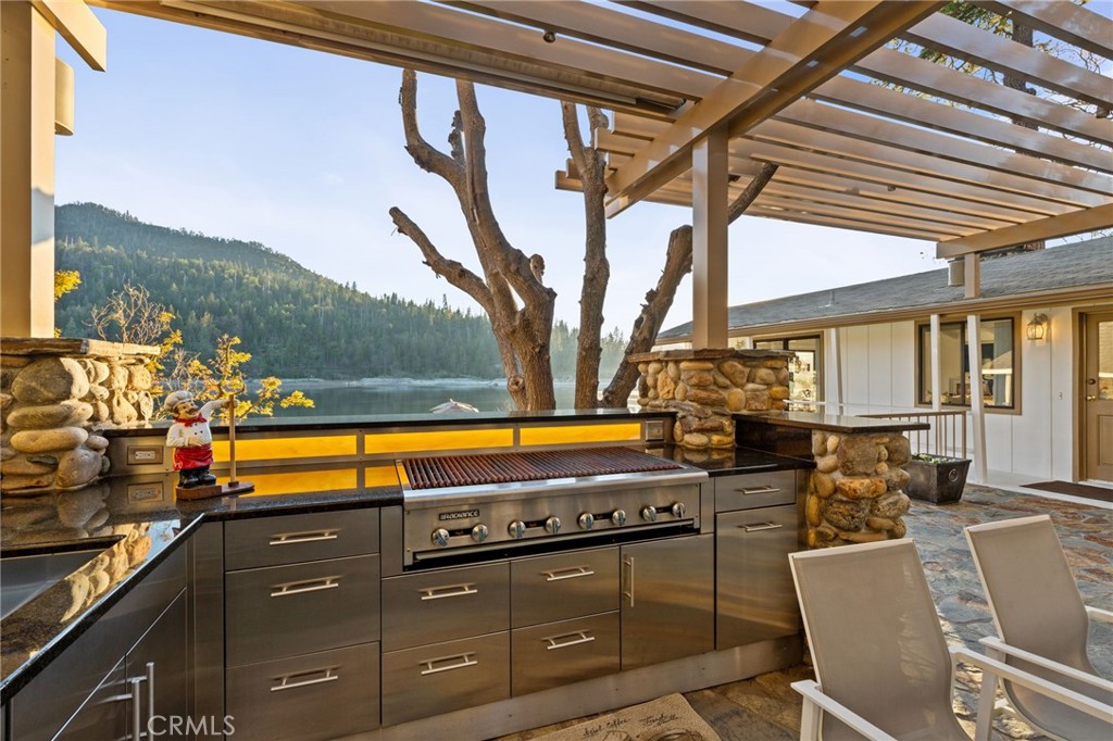 39118 Lake Dr, Bass Lake, CA 93604