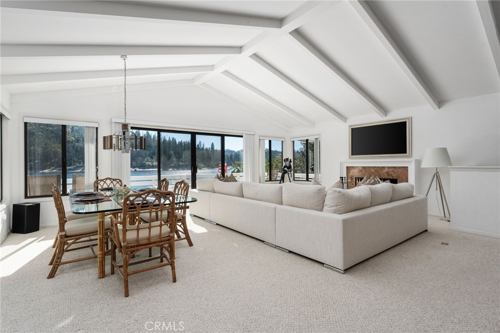 39118 Lake Dr, Bass Lake, CA 93604