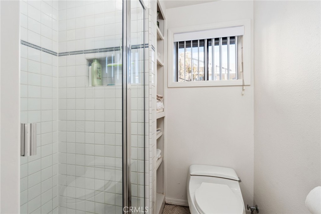 39118 Lake Dr, Bass Lake, CA 93604