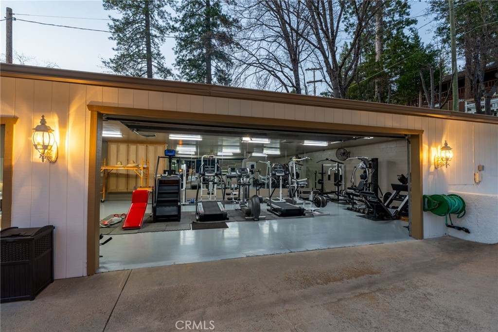 39118 Lake Dr, Bass Lake, CA 93604