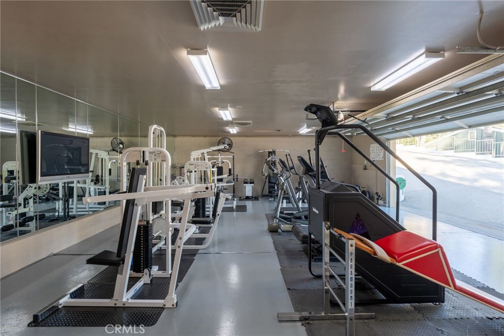 39118 Lake Dr, Bass Lake, CA 93604