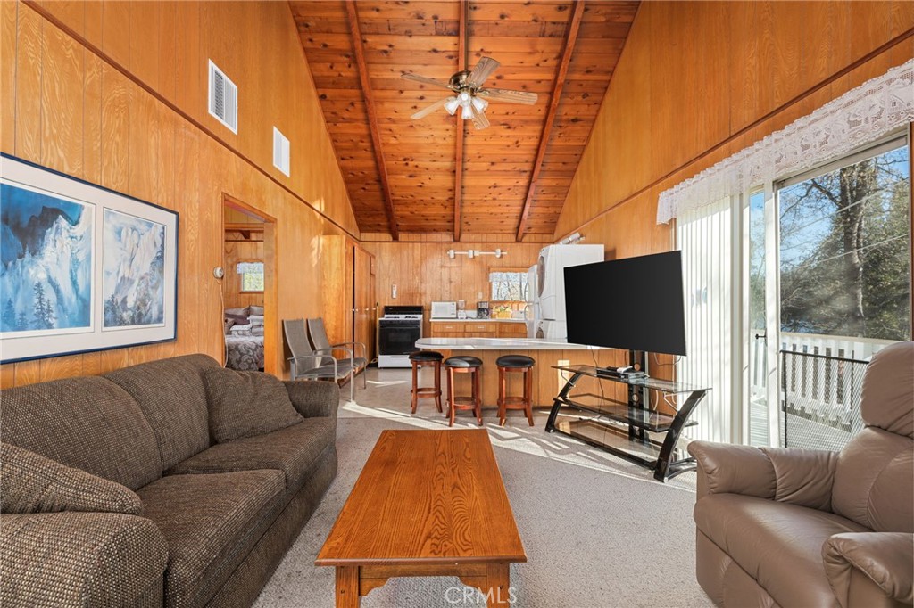 39118 Lake Dr, Bass Lake, CA 93604