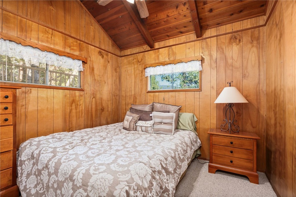 39118 Lake Dr, Bass Lake, CA 93604