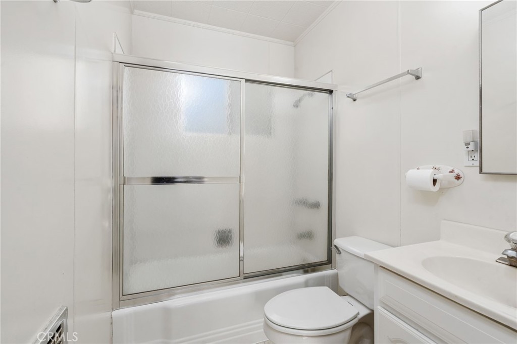 39118 Lake Dr, Bass Lake, CA 93604