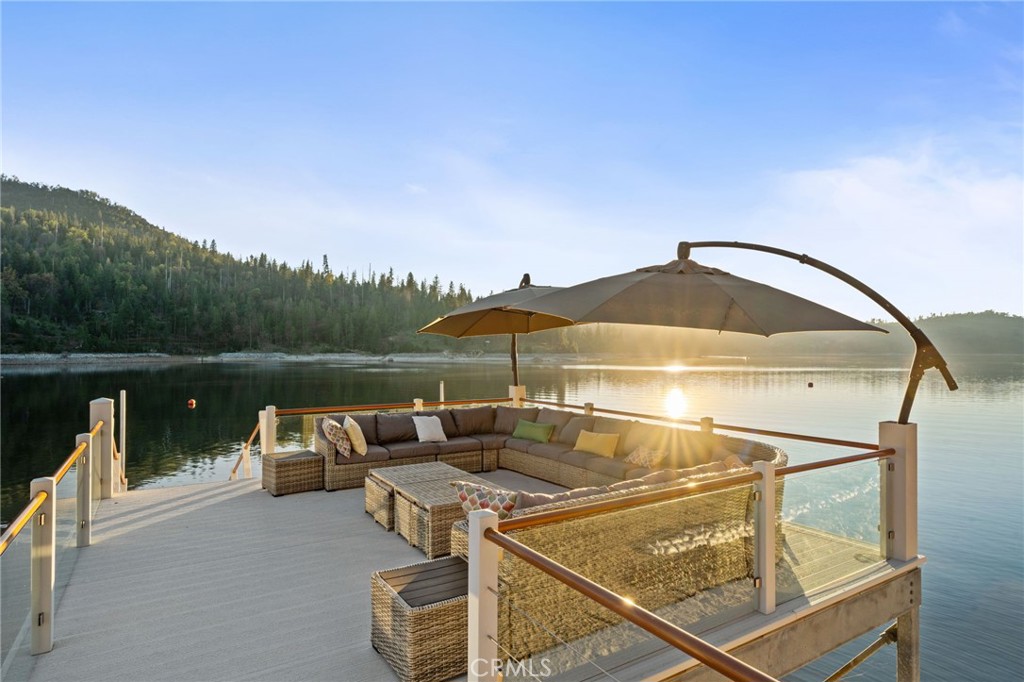 39118 Lake Dr, Bass Lake, CA 93604