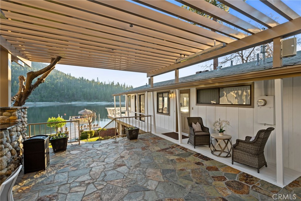 39118 Lake Dr, Bass Lake, CA 93604