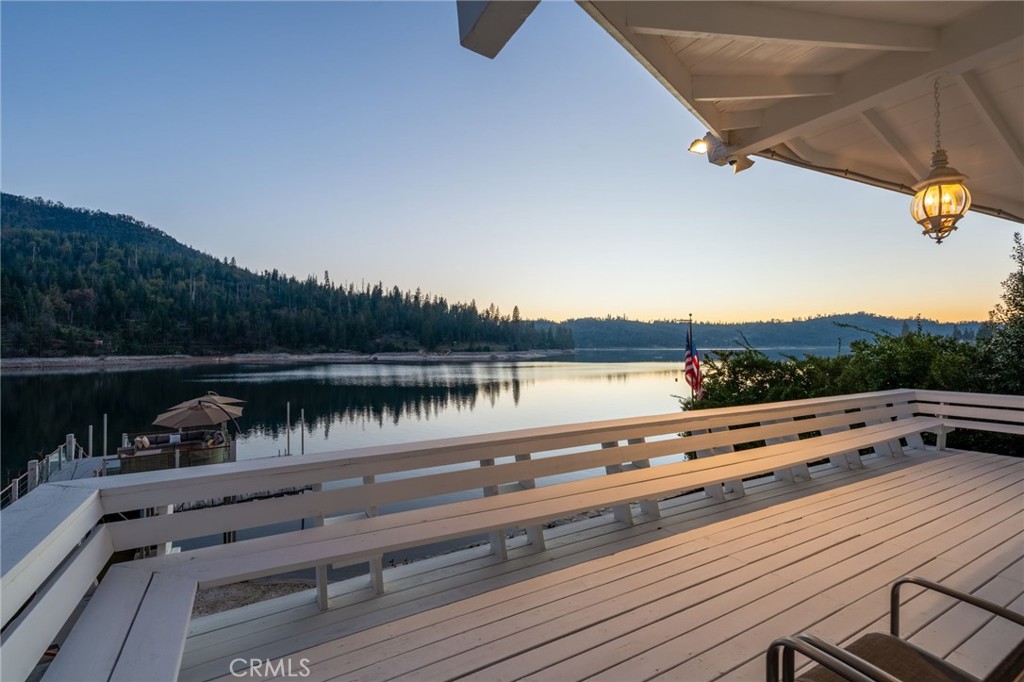 39118 Lake Dr, Bass Lake, CA 93604
