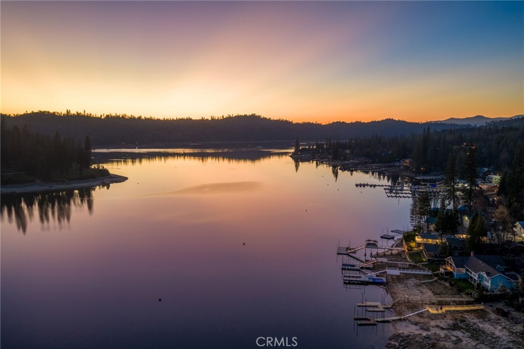 39118 Lake Dr, Bass Lake, CA 93604