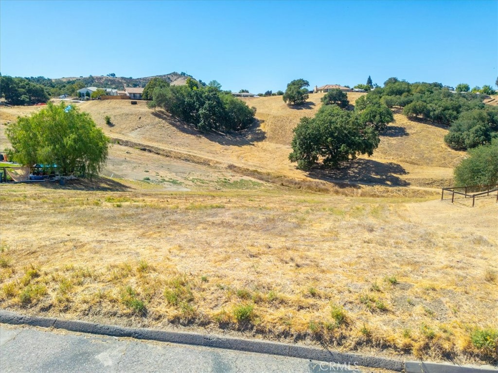 9850 Bluegill Dr, Paso Robles, CA 93446