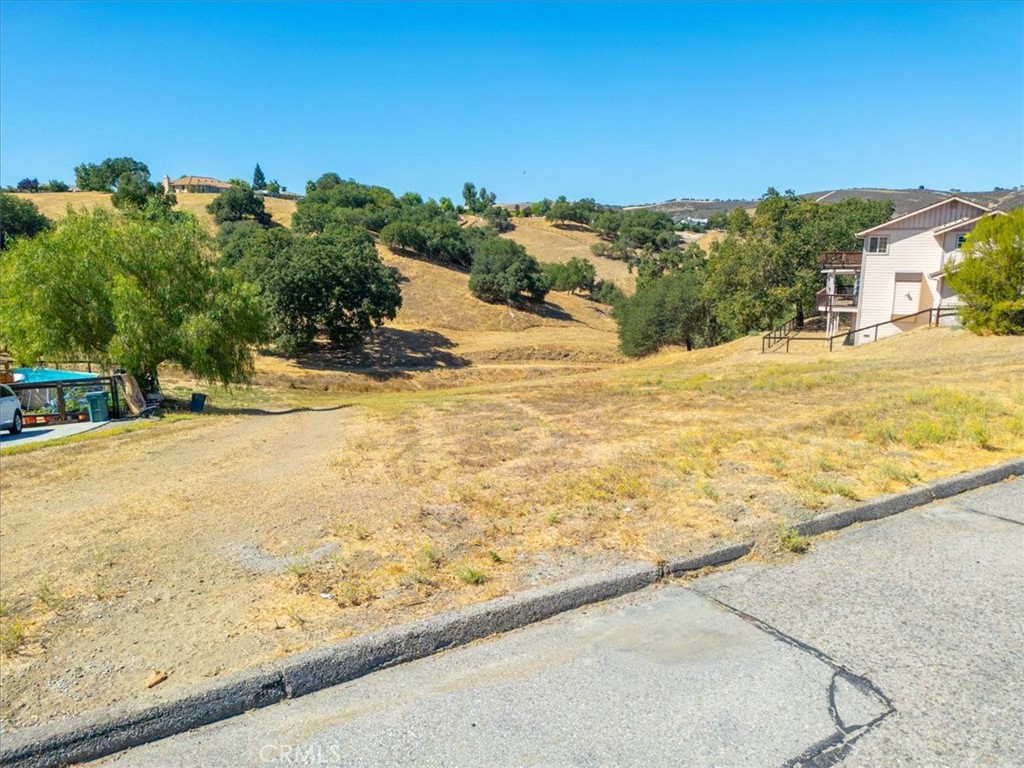 9850 Bluegill Dr, Paso Robles, CA 93446