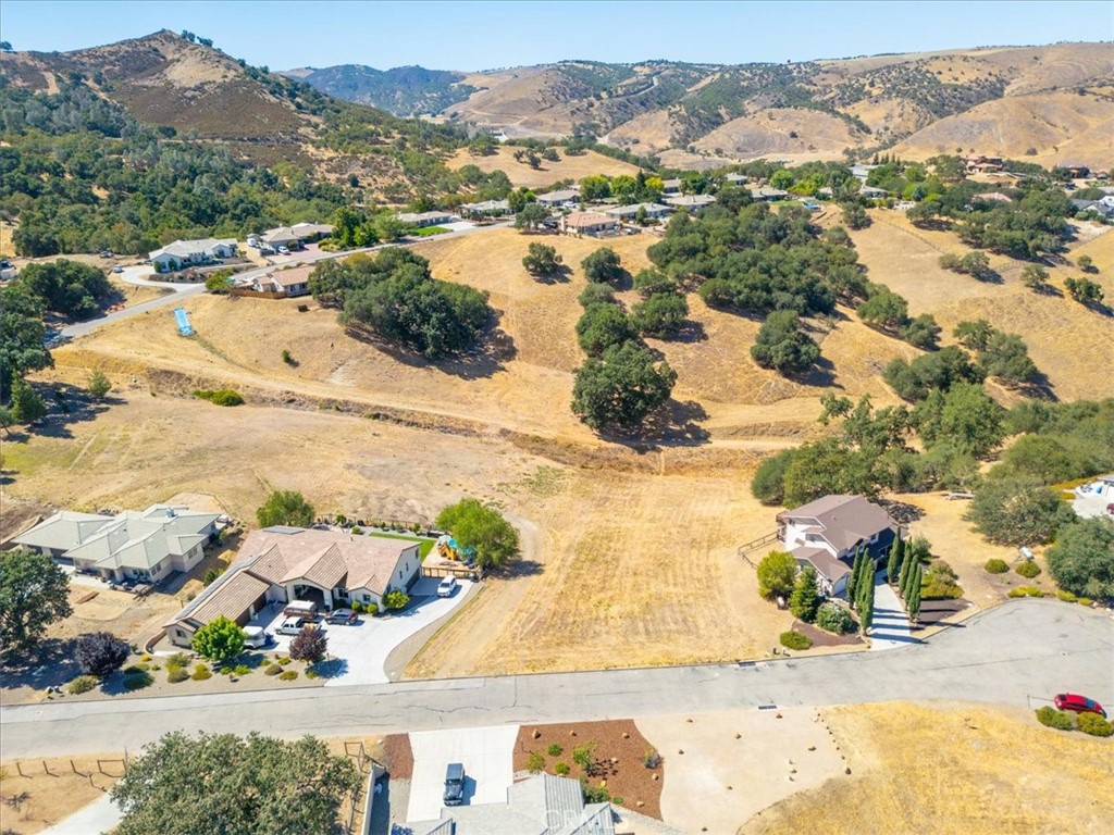 9850 Bluegill Dr, Paso Robles, CA 93446